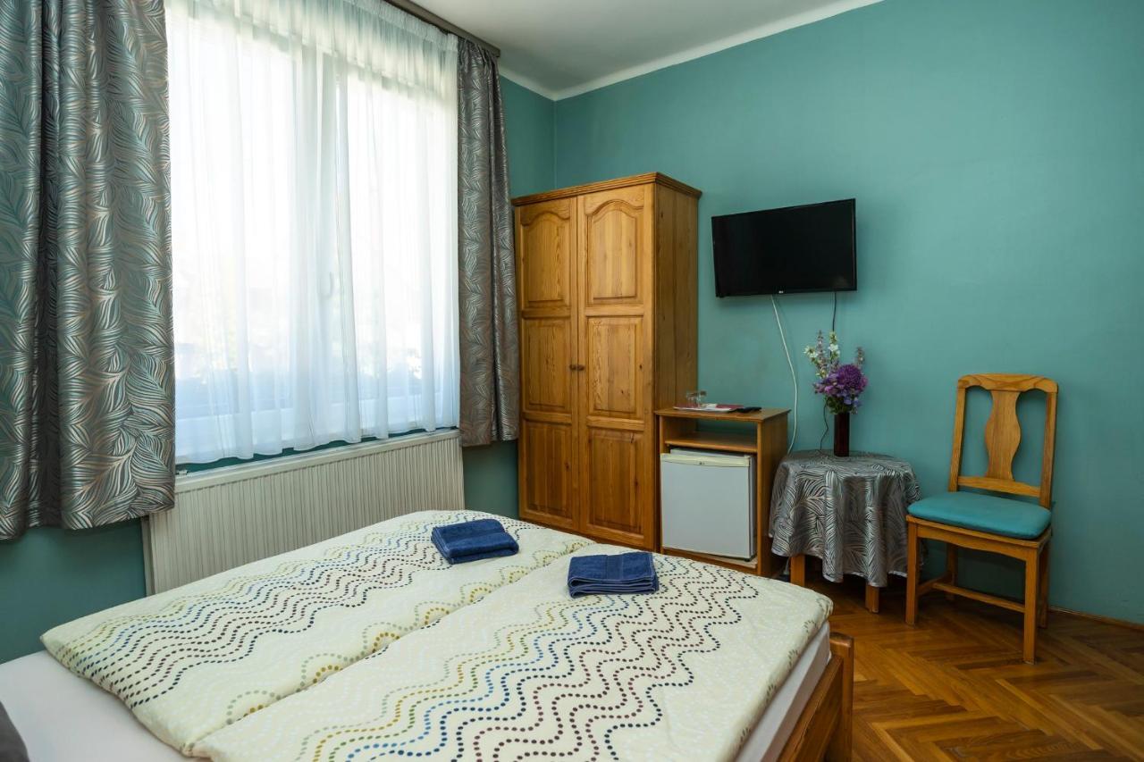 Cecey Vendeghaz Bed and Breakfast Έγκερ Εξωτερικό φωτογραφία