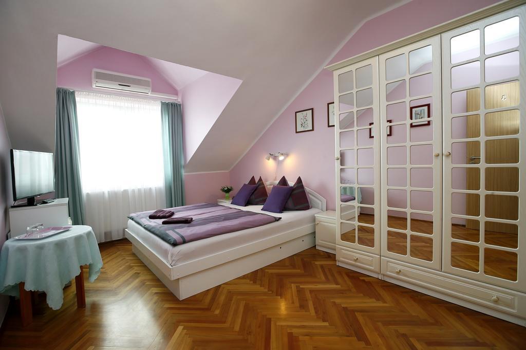 Cecey Vendeghaz Bed and Breakfast Έγκερ Δωμάτιο φωτογραφία